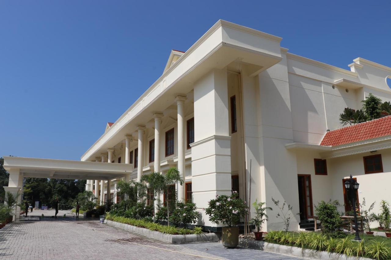Royale De' Casa Resort Kaziranga Kāziranga Exterior foto