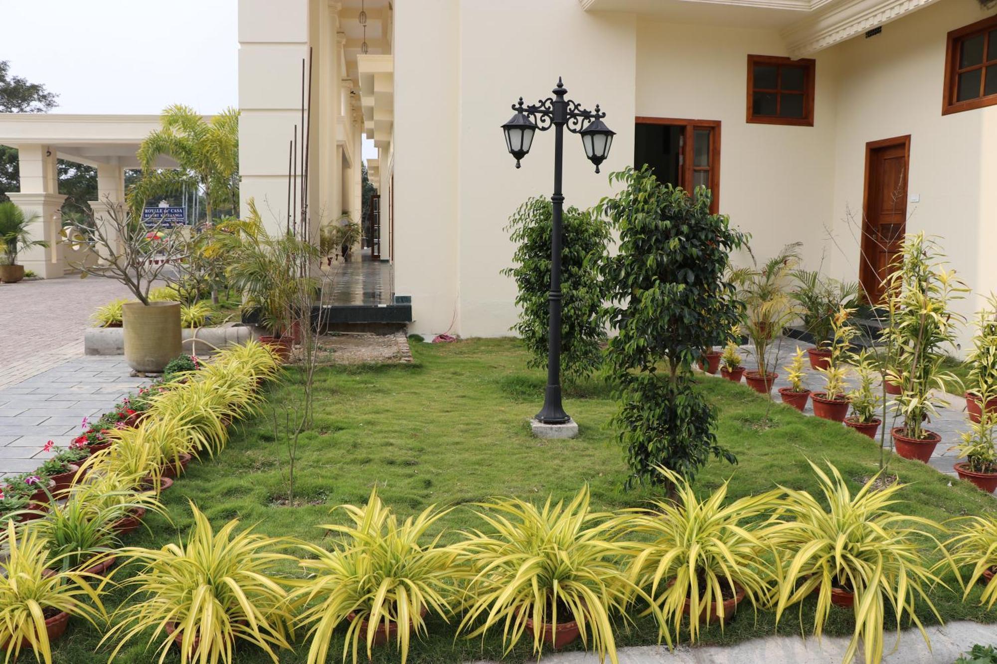 Royale De' Casa Resort Kaziranga Kāziranga Exterior foto