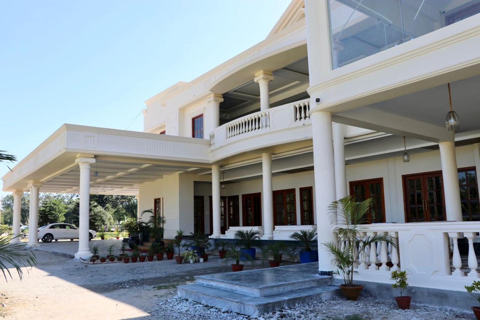 Royale De' Casa Resort Kaziranga Kāziranga Exterior foto