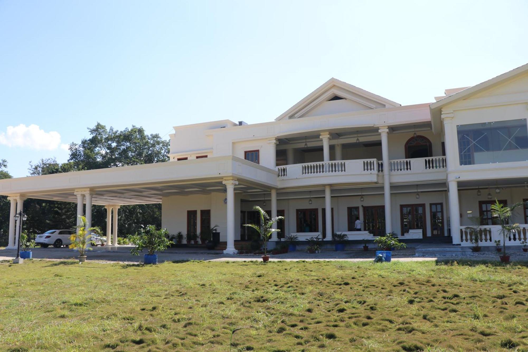 Royale De' Casa Resort Kaziranga Kāziranga Exterior foto