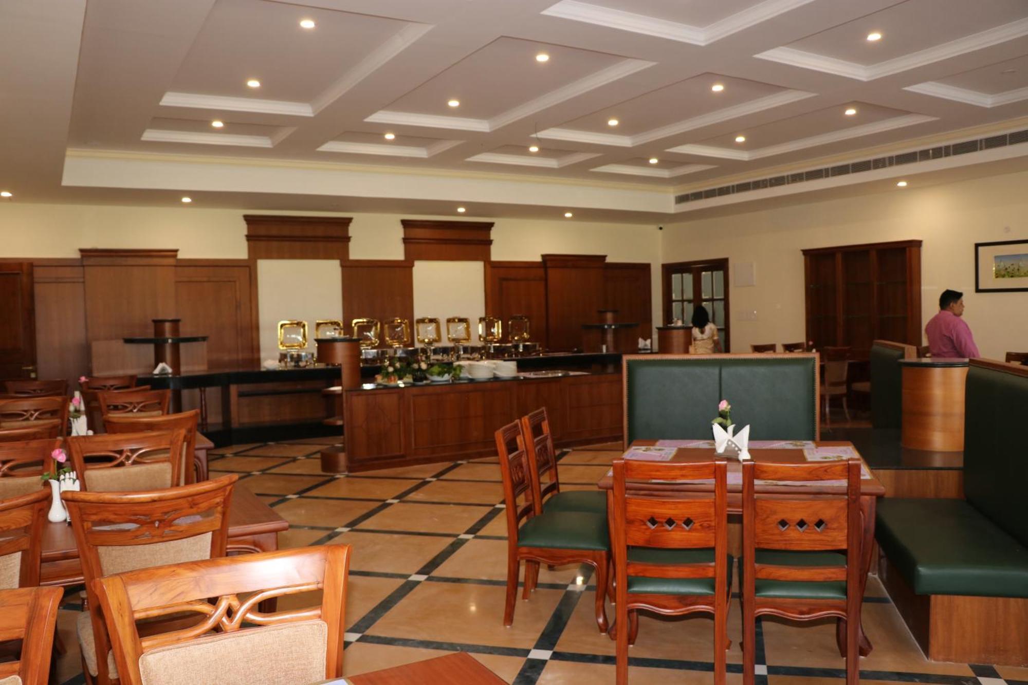 Royale De' Casa Resort Kaziranga Kāziranga Exterior foto