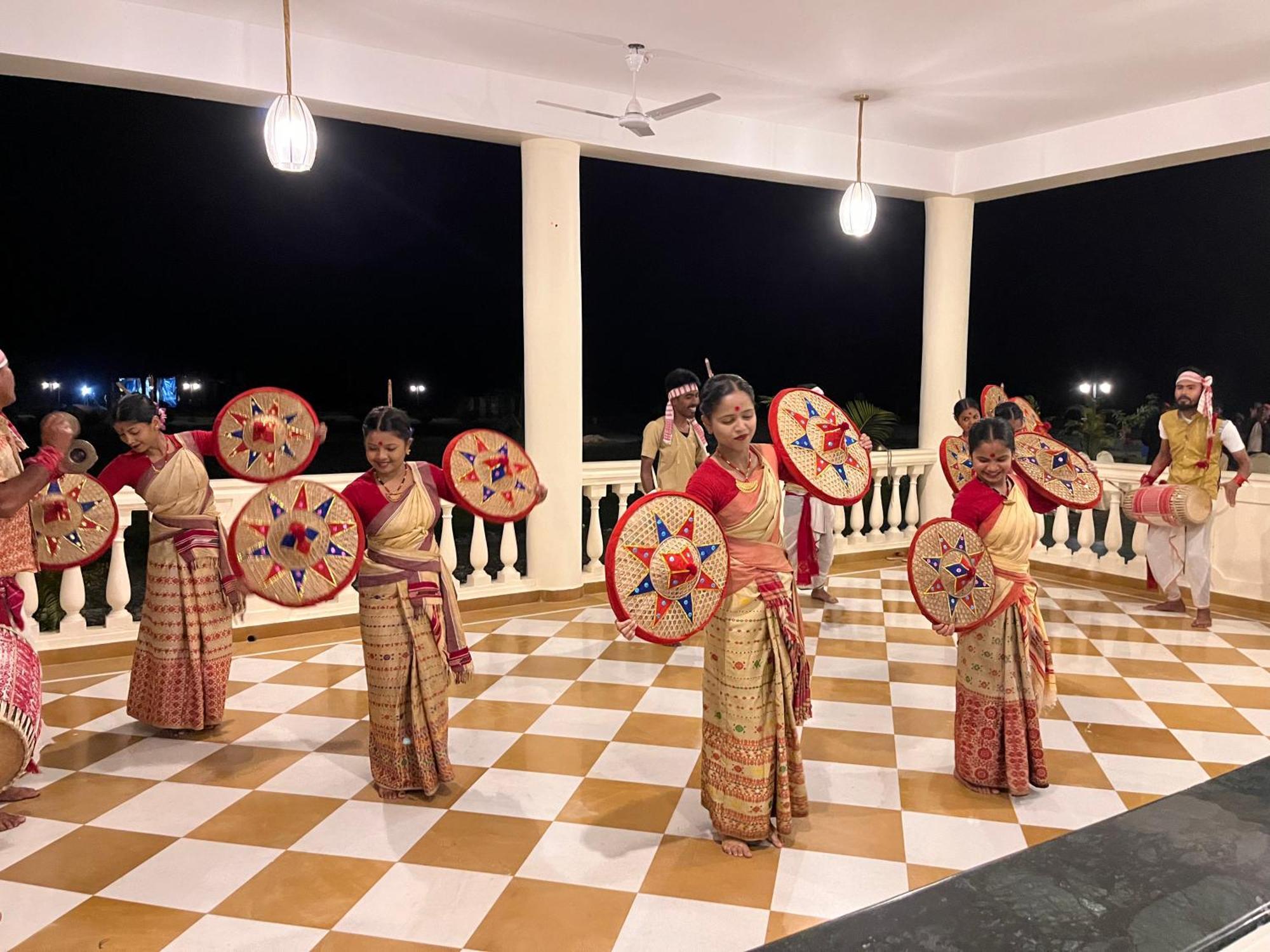 Royale De' Casa Resort Kaziranga Kāziranga Exterior foto