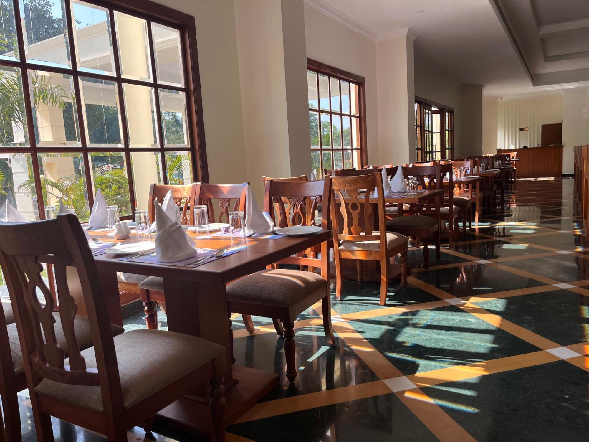Royale De' Casa Resort Kaziranga Kāziranga Exterior foto