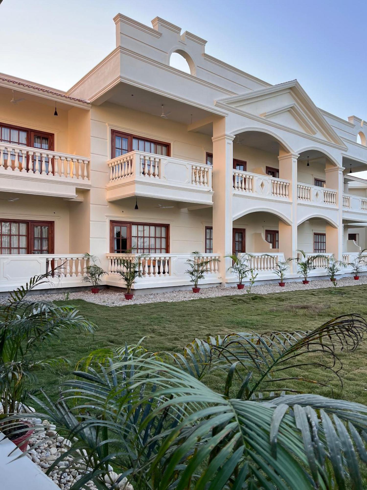 Royale De' Casa Resort Kaziranga Kāziranga Exterior foto