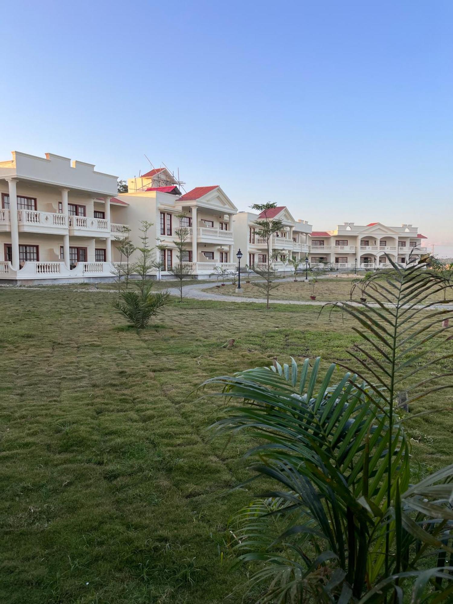 Royale De' Casa Resort Kaziranga Kāziranga Exterior foto